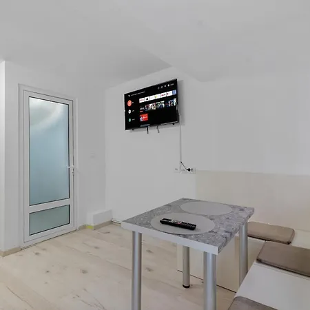 Grozavesti Up Floor Retreat * Bucharest