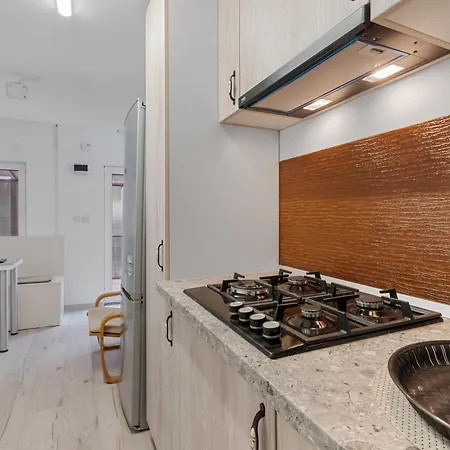 Grozavesti Up Floor Retreat Bucharest