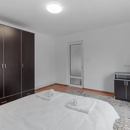 Grozavesti Up Floor Retreat Apartment