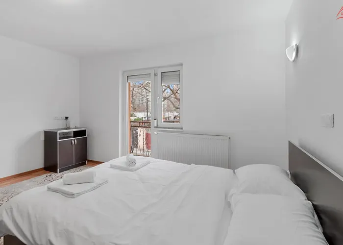 Апартаменти Grozavesti Easy Retreat *