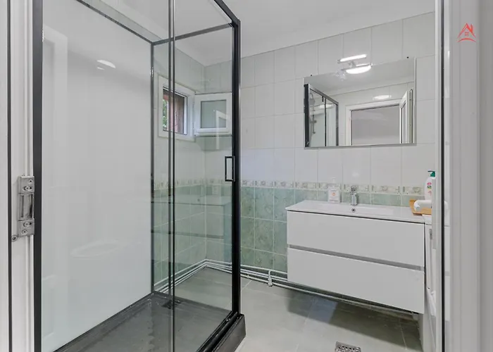 Grozavesti Easy Retreat *